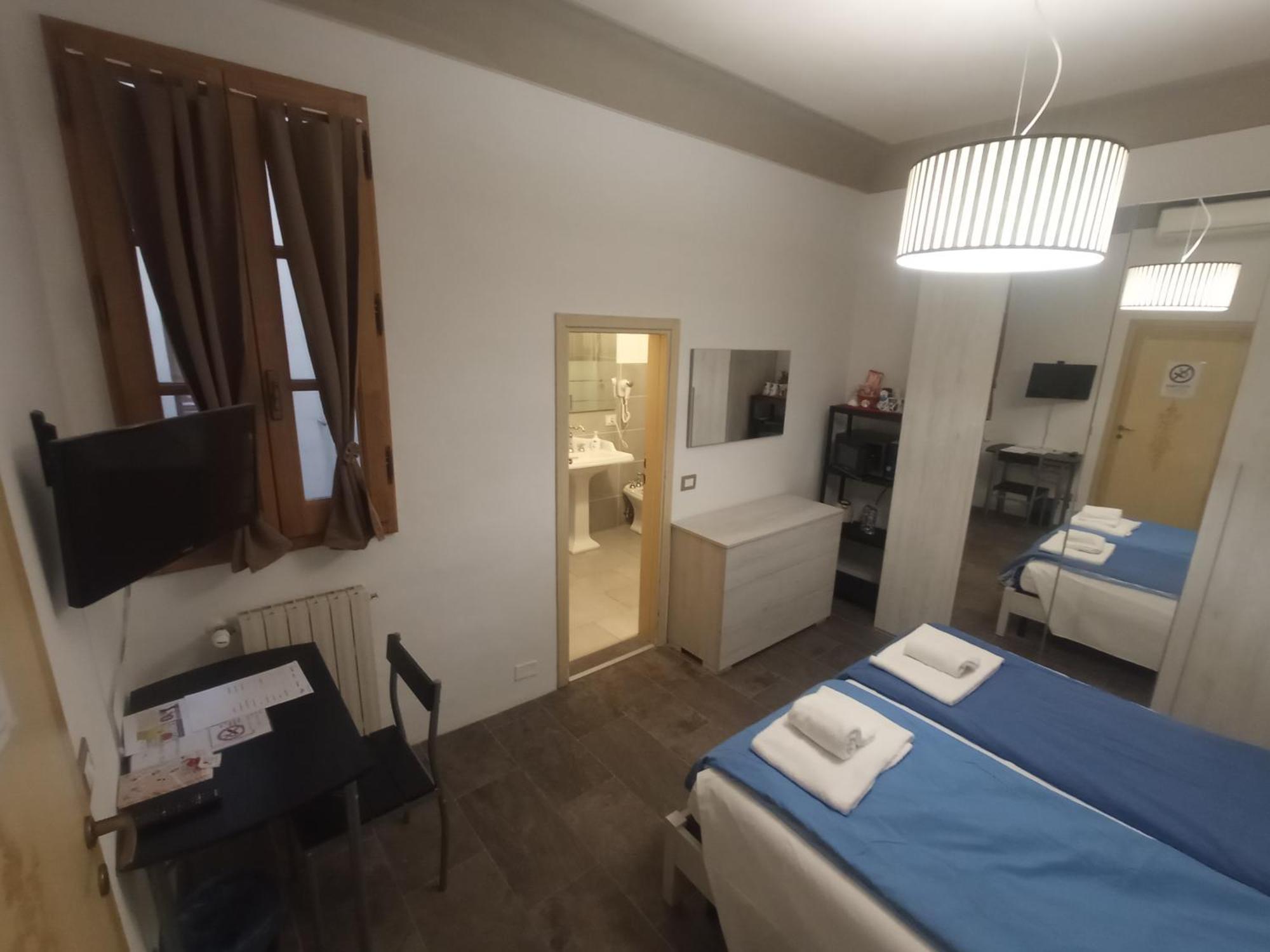 Amalia Guelfa Apartahotel